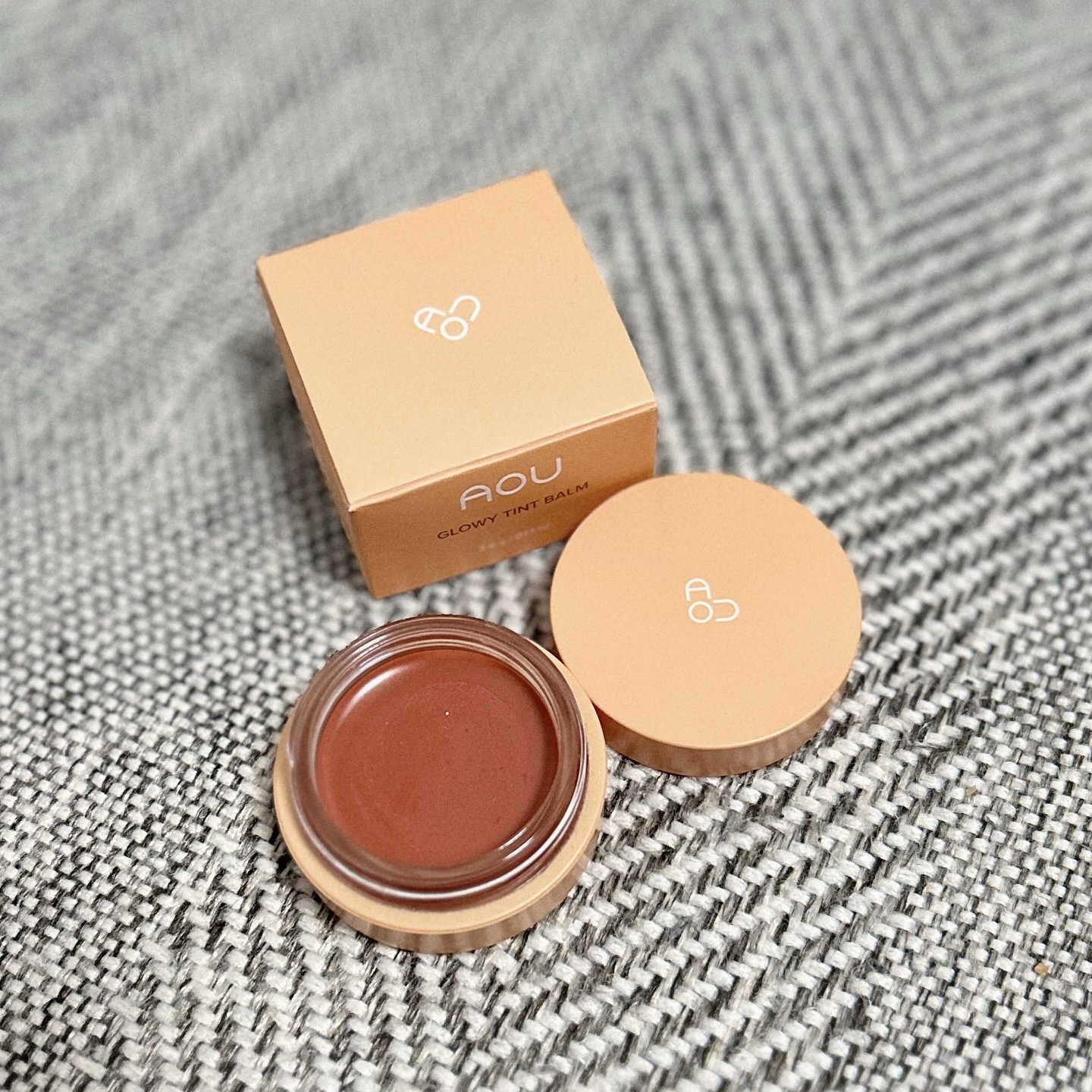 GLOWY TINT BALM/AOU/リップグロスを使ったクチコミ（1枚目）