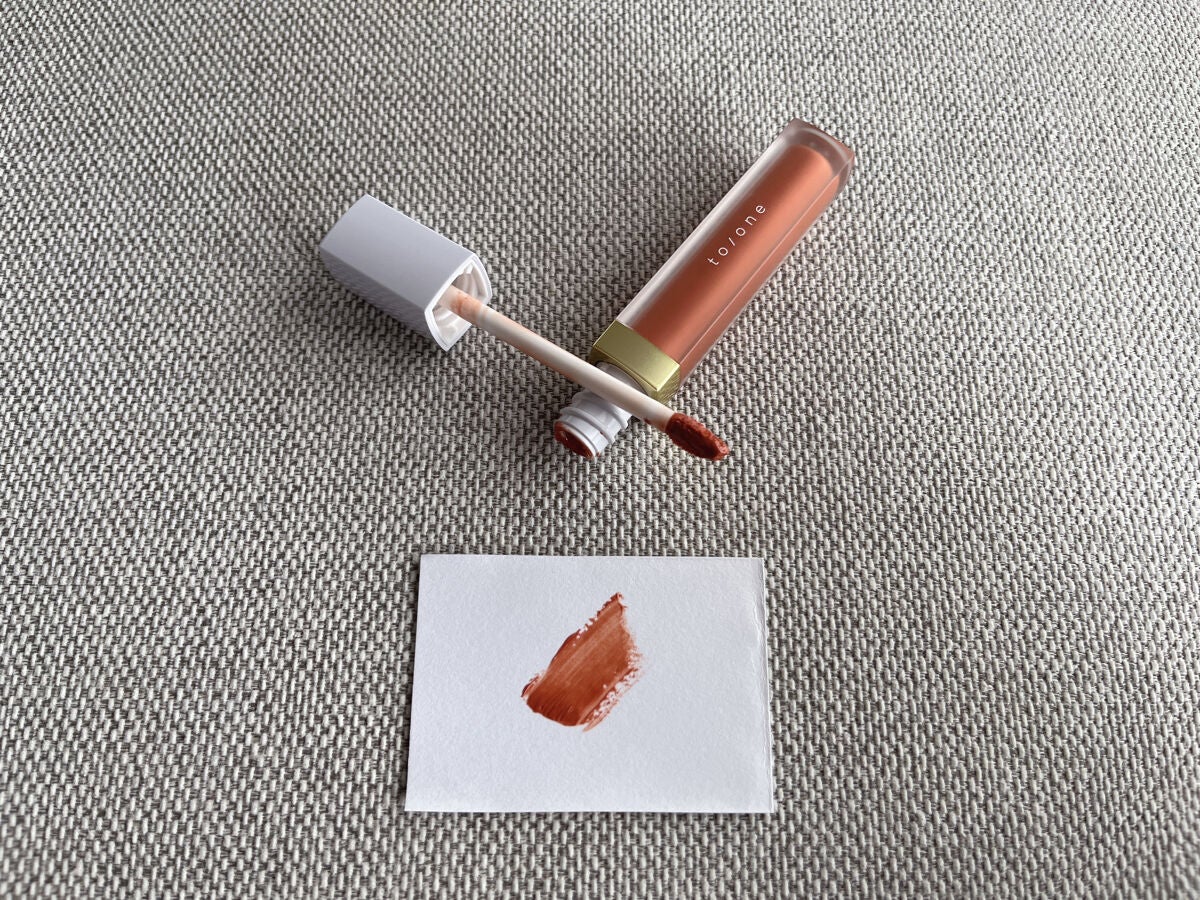 トーン ペタル エッセンス カラー バター/to/one/リップグロスを使ったクチコミ(2枚目)