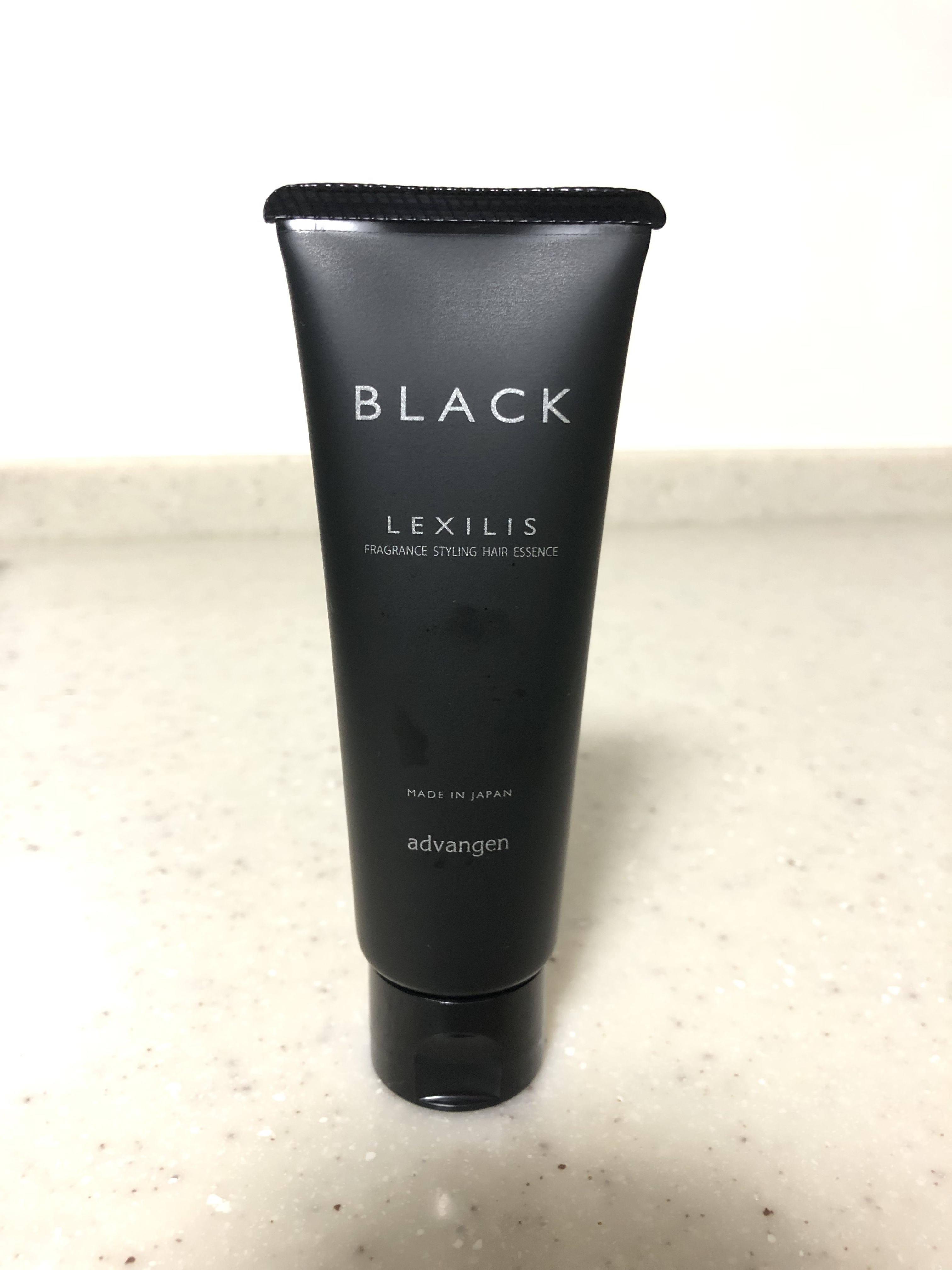 ブラック フレグランス スタイリング ヘアエッセンス/LEXILIS/アウトバストリートメントを使ったクチコミ（1枚目）