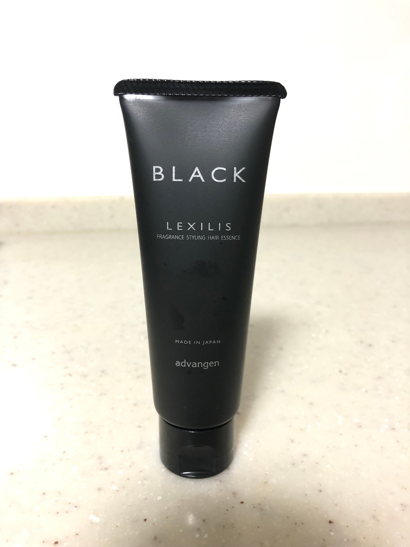 ブラック フレグランス スタイリング ヘアエッセンス/LEXILIS/アウトバストリートメントを使ったクチコミ(1枚目)