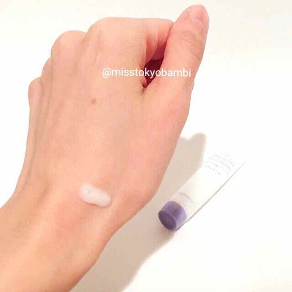 DAISO スムーススキンベースのクチコミ「
《デパコスと同じ成分！ダイソーのメイク下地が優秀》

ダイソー
#スムーススキンベースD
1.....」（2枚目）