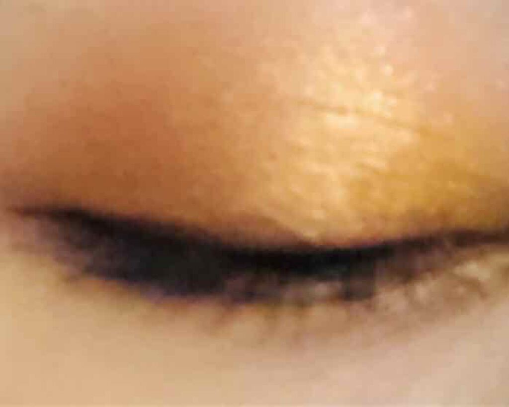 プレスド アイシャドー（レフィル） P ウォームイエロー 355/shu uemura/単色アイシャドウを使ったクチコミ（3枚目）