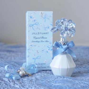 💎💍✨
・
JILL STUART
Crystal Bloom Something Pure Blue💙
・
先月初めて自分で香水を買ってみました♩
・
大人になったことだし、１つくらい欲しいなとは