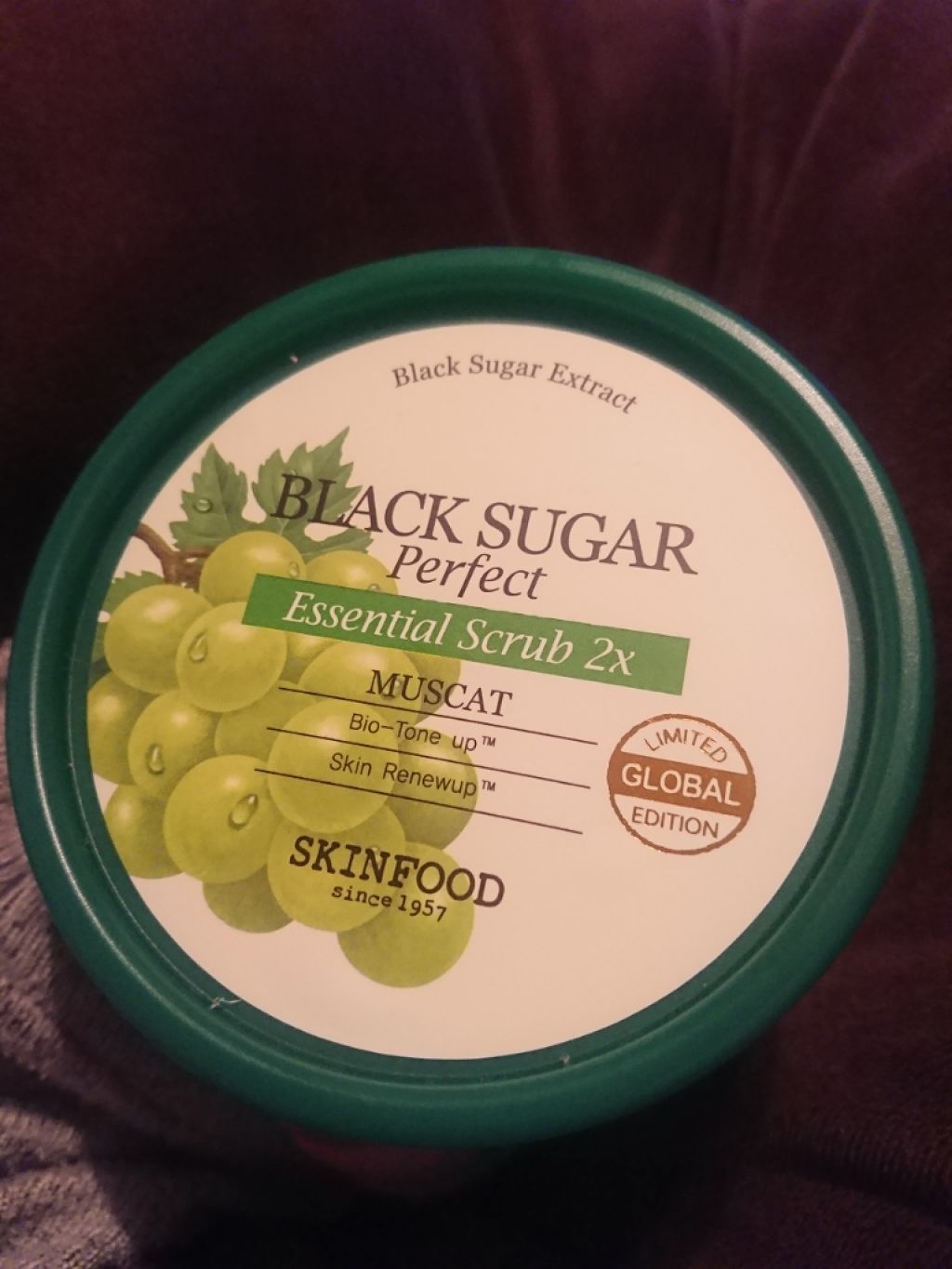 ブラックシュガー パーフェクト エッセンシャル スクラブ2X/SKINFOOD/洗い流すパック・マスクを使ったクチコミ（1枚目）