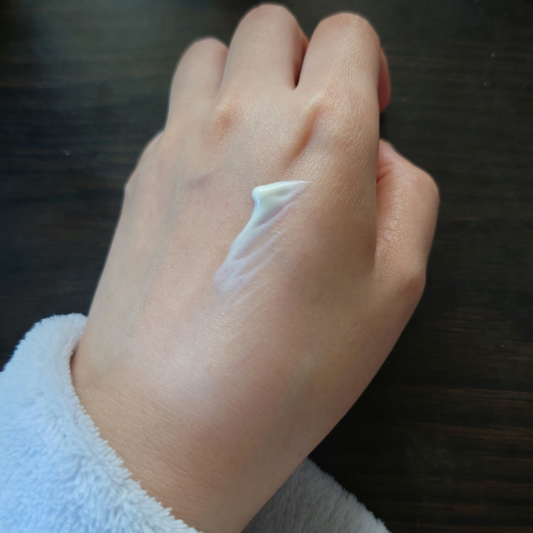 ヒアルーシカ ウォーターフィット サンセラム/SKIN1004/日焼け止めローションを使ったクチコミ（2枚目）