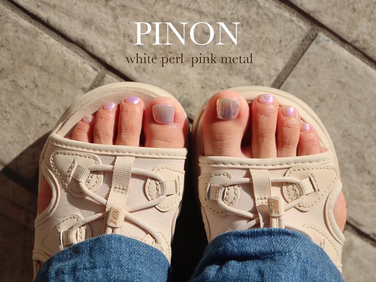 shino on LIPS 「Whiteaurora,.#綾瀬ネイルサロン#綾瀬#都内ネイル..」(1枚目)