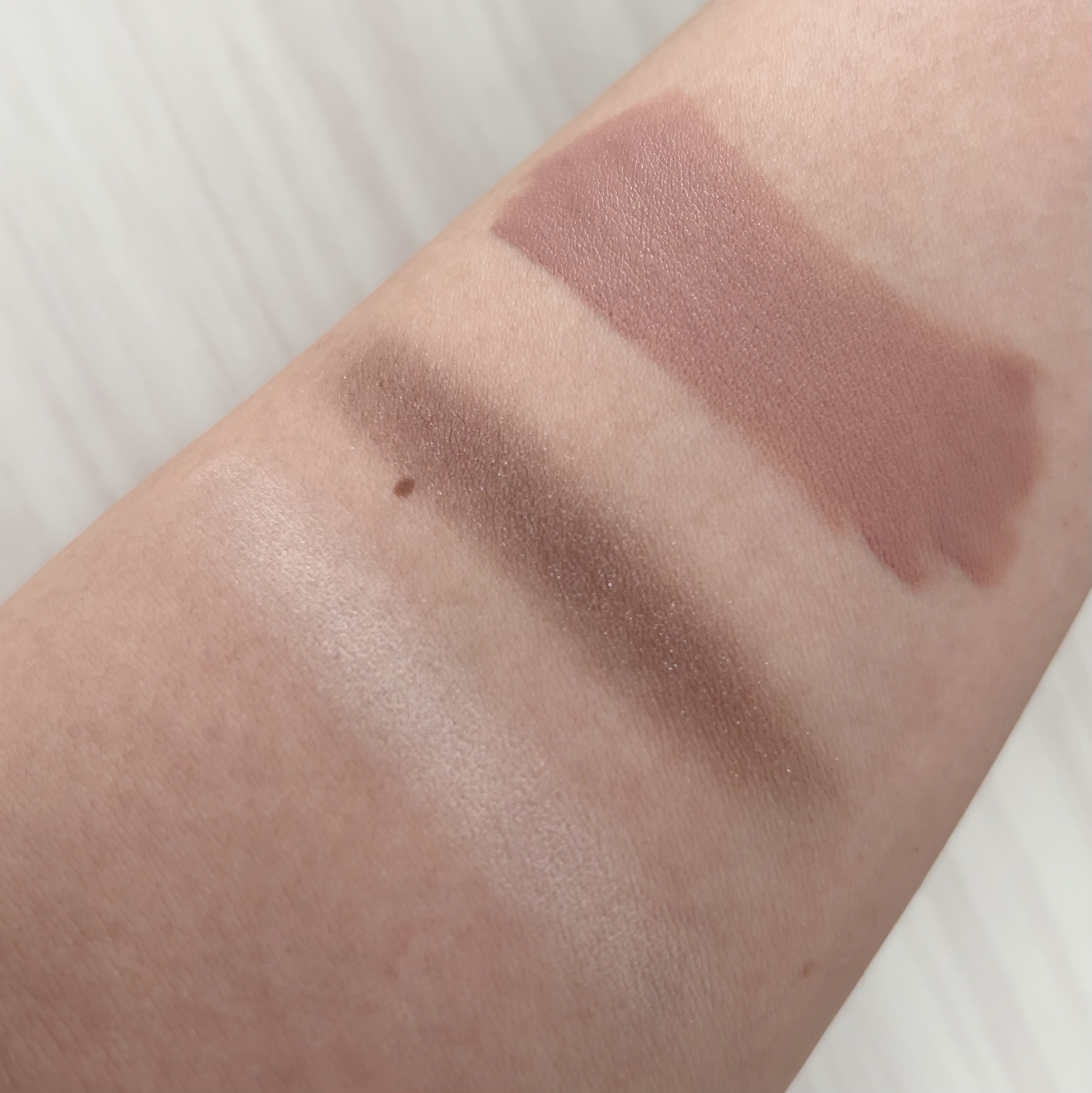 シャドーカスタマイズ/MAJOLICA MAJORCA/単色アイシャドウを使ったクチコミ（3枚目）