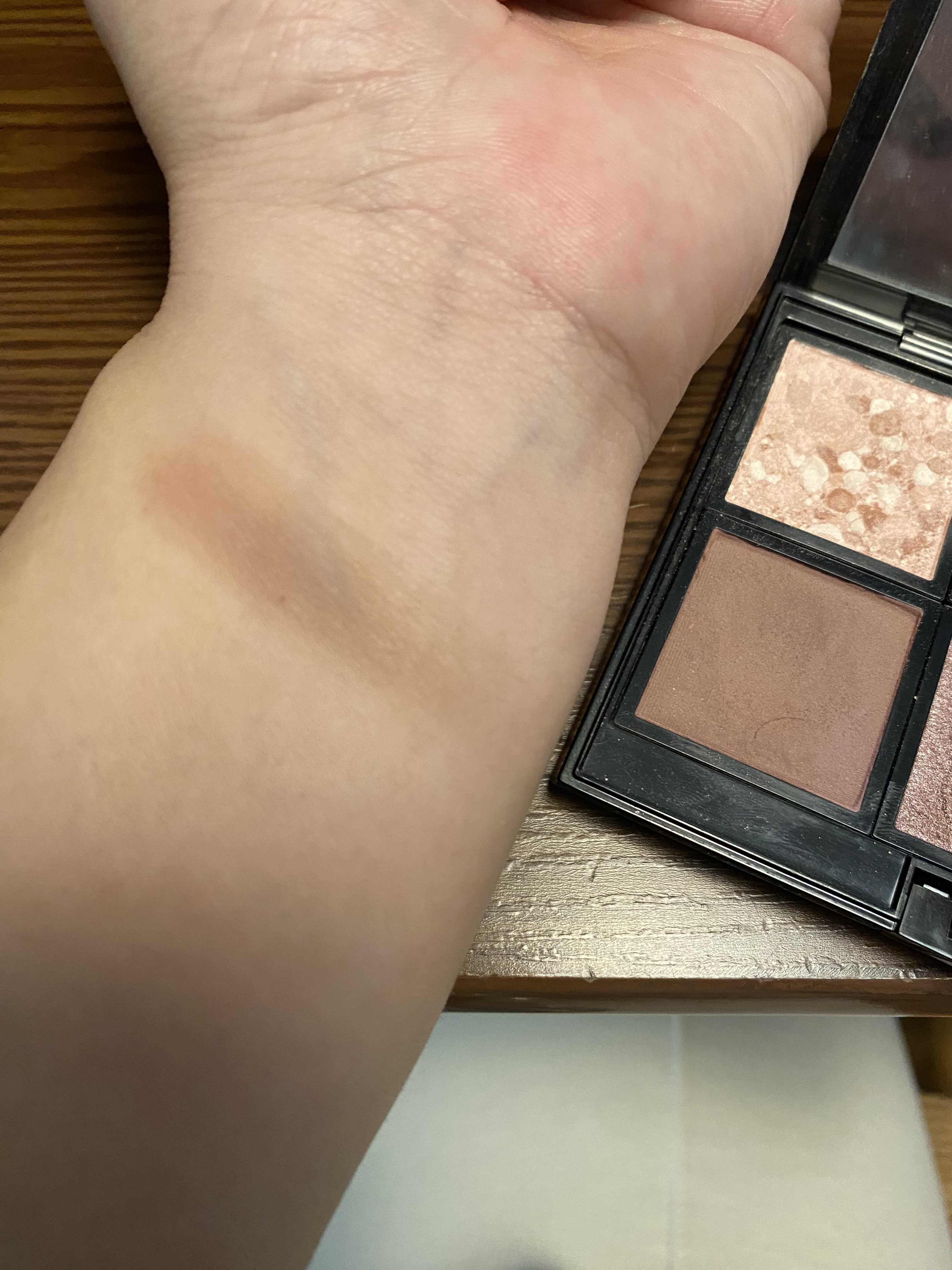 アディクション ザ アイシャドウ マット 001M Londolozi/ADDICTION/単色アイシャドウを使ったクチコミ（2枚目）