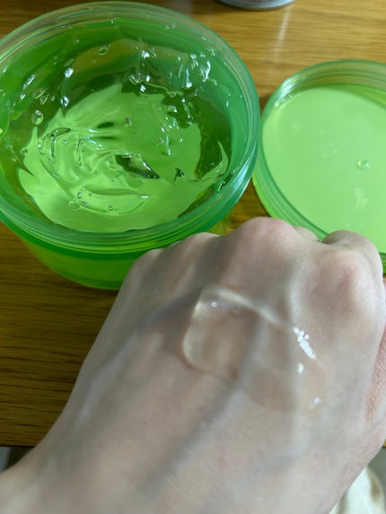 マイルド&モイスチャーアロエジェル/ネイチャーリパブリック/ボディローションを使ったクチコミ(4枚目)