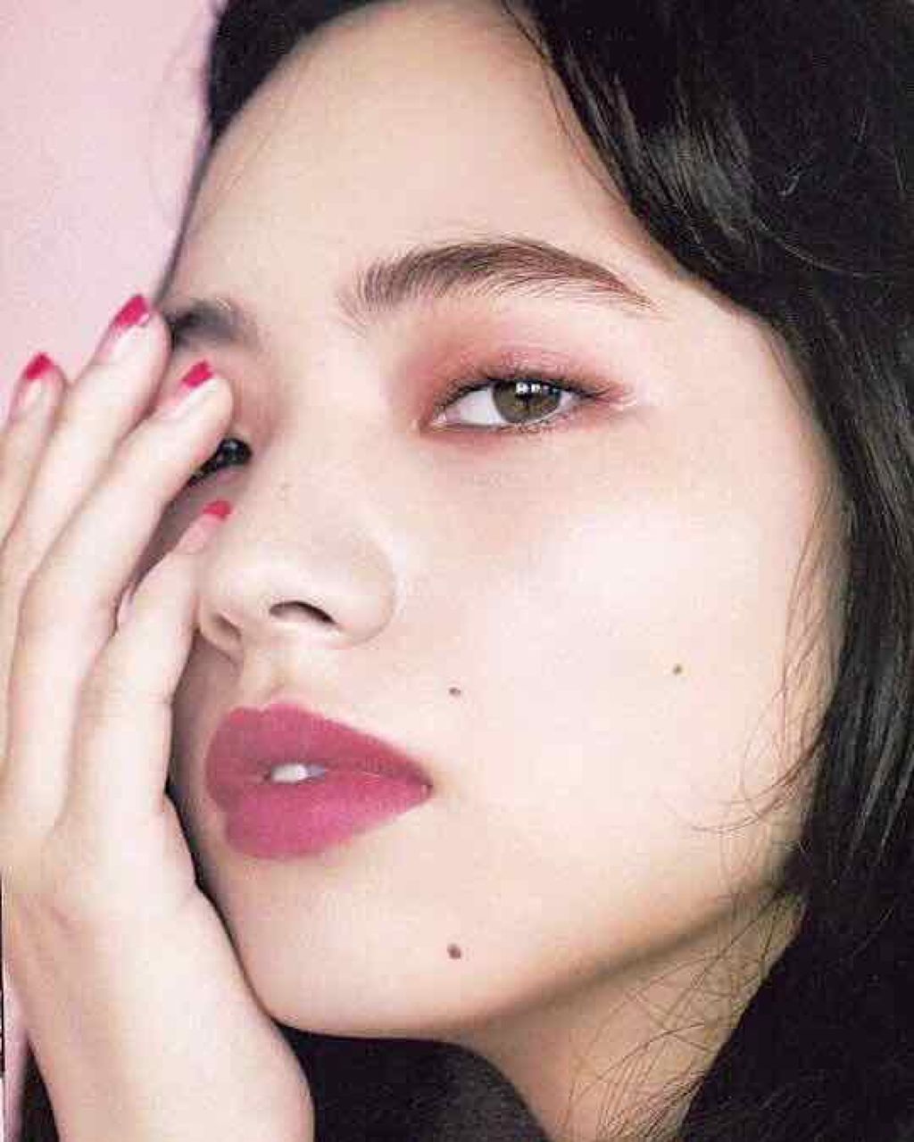 nano* on LIPS 「化粧品は完全に小松菜奈ちゃん意識しちゃってます😓あんな顔になり..」(2枚目)