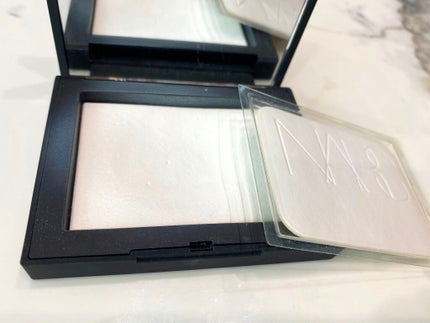 ライトリフレクティングセッティングパウダー プレスト N/NARS/プレストパウダーを使ったクチコミ(3枚目)