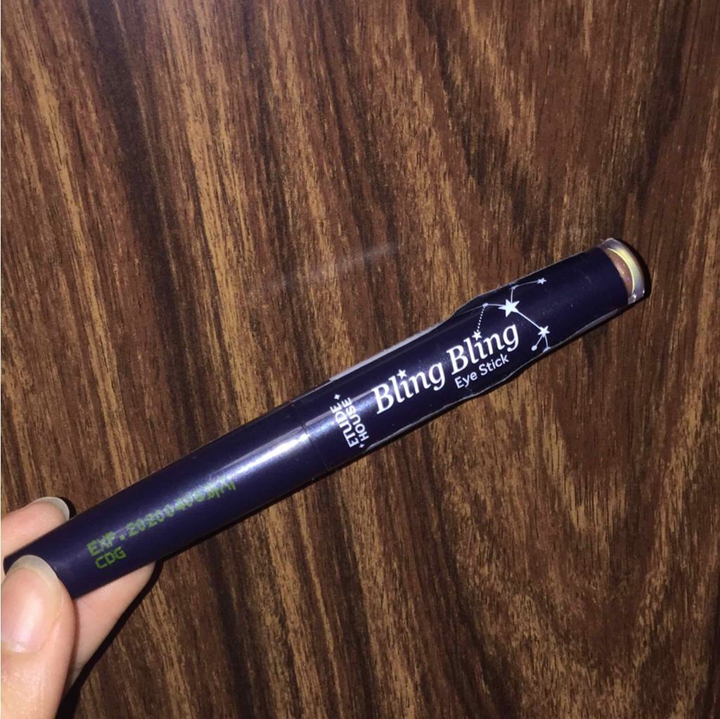 キラキラ アイシャドウ/ETUDE/スティックアイシャドウを使ったクチコミ(1枚目)