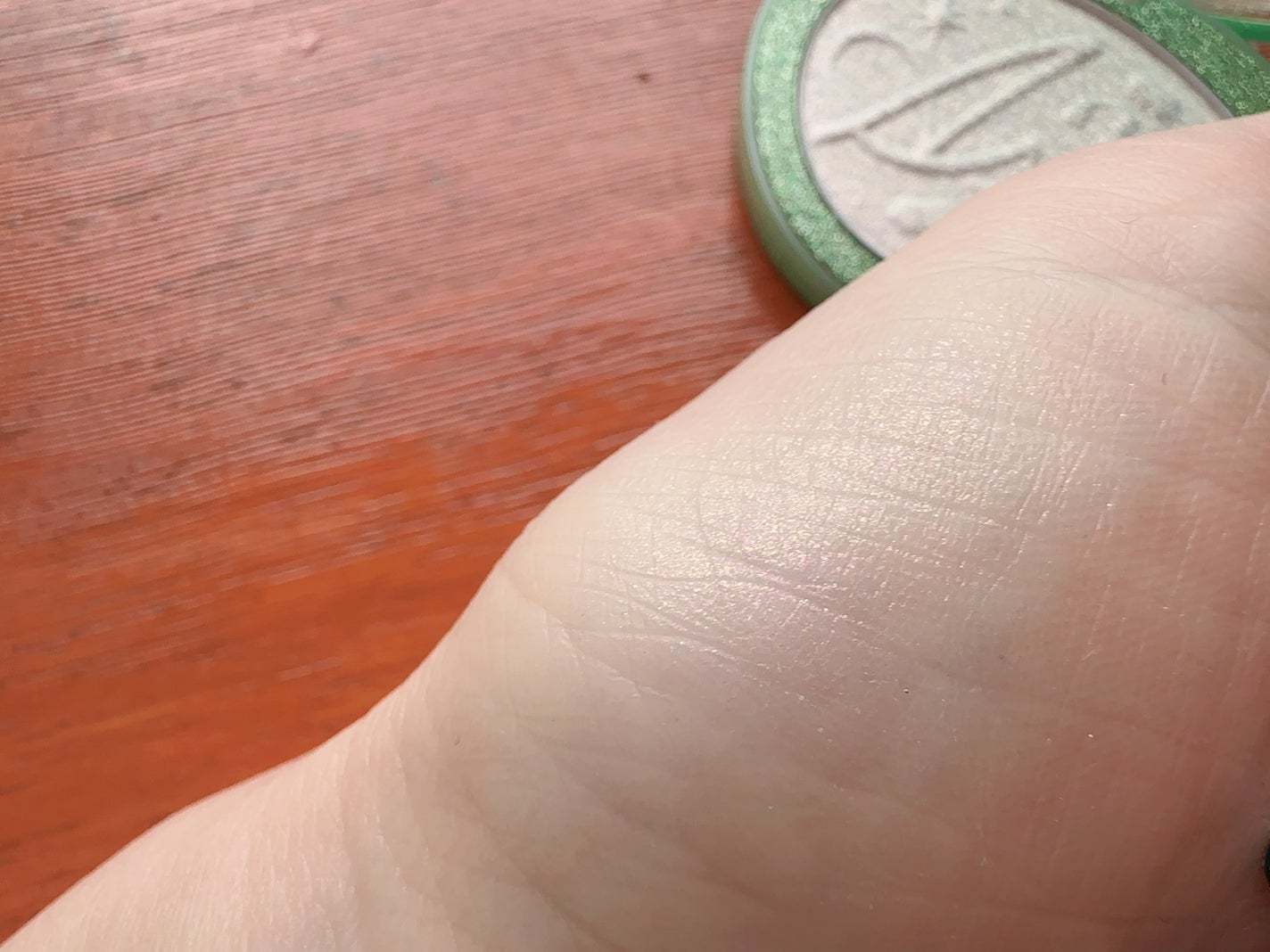 フィー グリッツストーンハイライター/fwee/パウダーハイライトを使ったクチコミ(3枚目)