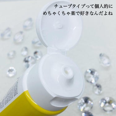 _

Summer's Eve
Sheer Beauty Lotion
サマーズイブ シアービューティーローション
〈ジェル状保湿液〉
104ml / ￥1,859

【 乾燥によるくすみケアしたくない？ 】

デリケートゾーンケアブランドの
サマーズイブ初の保湿ローション♡♡

デリケートゾーンの黒ずみが気になる人が
多いから作られたんだとか！！

女性のデリケートな肌の古い角質や
汚れによるくすみを予防してくれて
うるおいのある肌にしてくれる
弱酸性のジェル状ローションなんだとか♥

アンダーヘア処理後に使うのが
オススメなんだとか！

嬉しい成分配合♡
✔︎︎︎︎ビタミンE(トコフェロール)
✔︎︎︎︎アイブライトエキス
✔︎︎︎︎メリッサ葉エキス
✔︎︎︎︎ボウシュンカつぼみ/花エキス

❥･┈┈┈┈┈┈┈┈┈┈┈┈┈┈┈┈┈┈❥･
【 使用感 】
香り：草！野っ原の匂い！(語彙力皆無)

テクスチャ：乳白色の軽めジェル

伸び：べたつきなくスーッと伸びて
しっとりはあまり感じず結構さっぱりめ？
というかさらさら系

乾くの早いから蒸れなくていい！！

❥･┈┈┈┈┈┈┈┈┈┈┈┈┈┈┈┈┈┈❥･

モニプラを通してピルボックスジャパン株式会社様
より提供頂きました！

ありがとうございます♡♡


#PR
#提供
#ピルボックスジャパン株式会社 
#summerseve
#sheerbeautylotion
#サマーズイブ
#サマーズイブシアービューティーローション
#シアービューティーローション
#ジェル状保湿液
#しっとりローションタイプ
#保湿ローション
#ボディケア
#おすすめボディケア
#VIO 
#脱毛 
#VIO脱毛 
#黒ずみ 
#デリケートゾーン 
#デリケートゾーンケア 
#フェムテック 
#フェムケア 
#ビタミンE 
#美容 
#保湿 
#VIOケア 
#monipla 
#pillboxjapan_fanの画像 その2