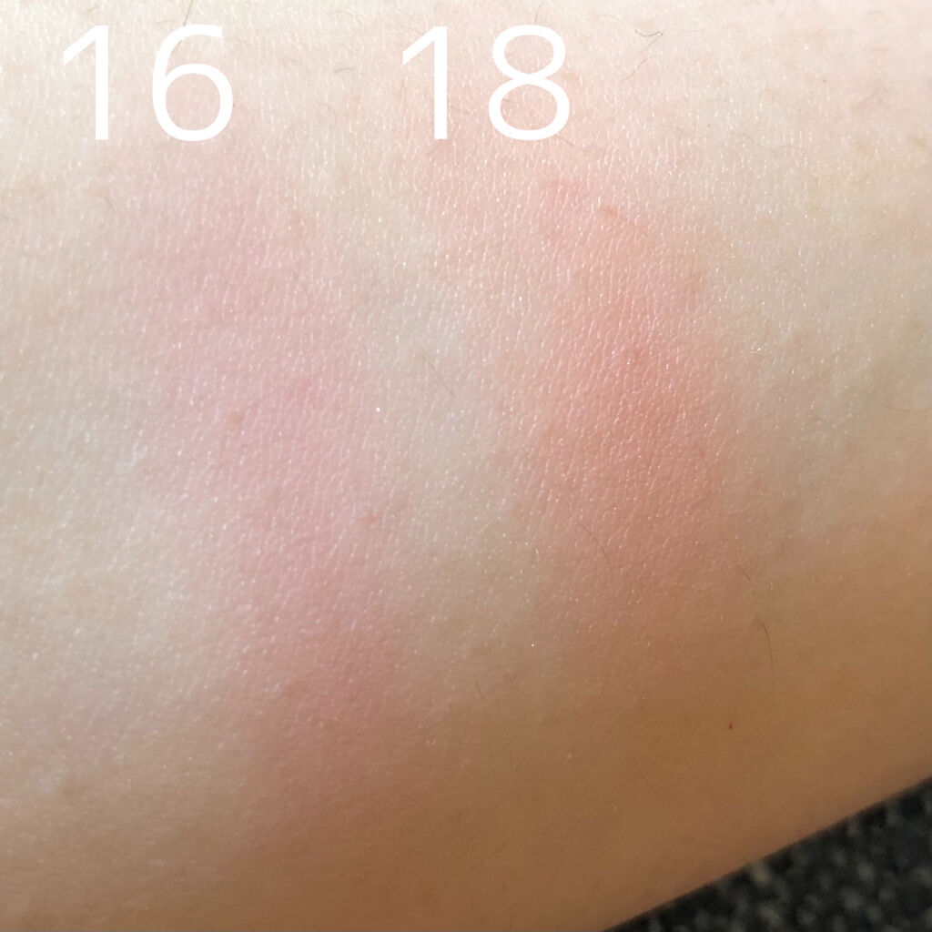 パウダーブラッシュ 18 Desiree（デジレ）/レ・メルヴェイユーズ ラデュレ/パウダーチークを使ったクチコミ（3枚目）