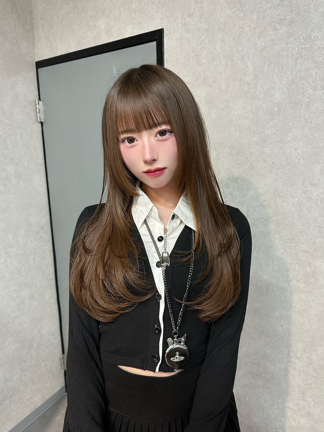 Layer Cut


場所
【ally】東京都渋谷区神宮前3-20-15 中野ビル1F
.
料金
カット ￥7700
カラー ￥11000~
カットカラートリートメント ￥18700~
エクステ1本 ￥400~
お得なクーポンもあるのて