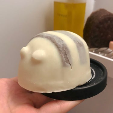 ラッシュ スクラビーのクチコミ「LUSH ボディバタースクラブ は隠れた名品。キャラメルポップコーンみたいな甘い香りはそれだけ.....」（1枚目）