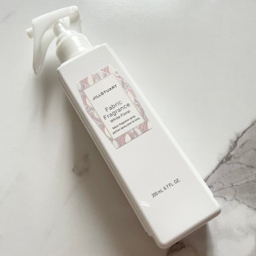 JILL STUART ファブリックフレグランス ホワイトフローラルのクチコミ「JILL STUART
ファブリックフレグランス ホワイトフローラル
200ml

いわゆるフ.....」（1枚目）