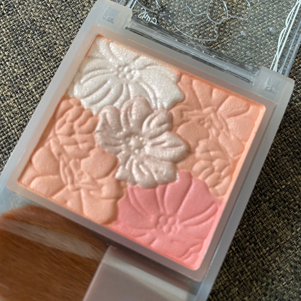 グロウフルールチークス(ブレンドタイプ)/キャンメイク/パウダーチークを使ったクチコミ(2枚目)