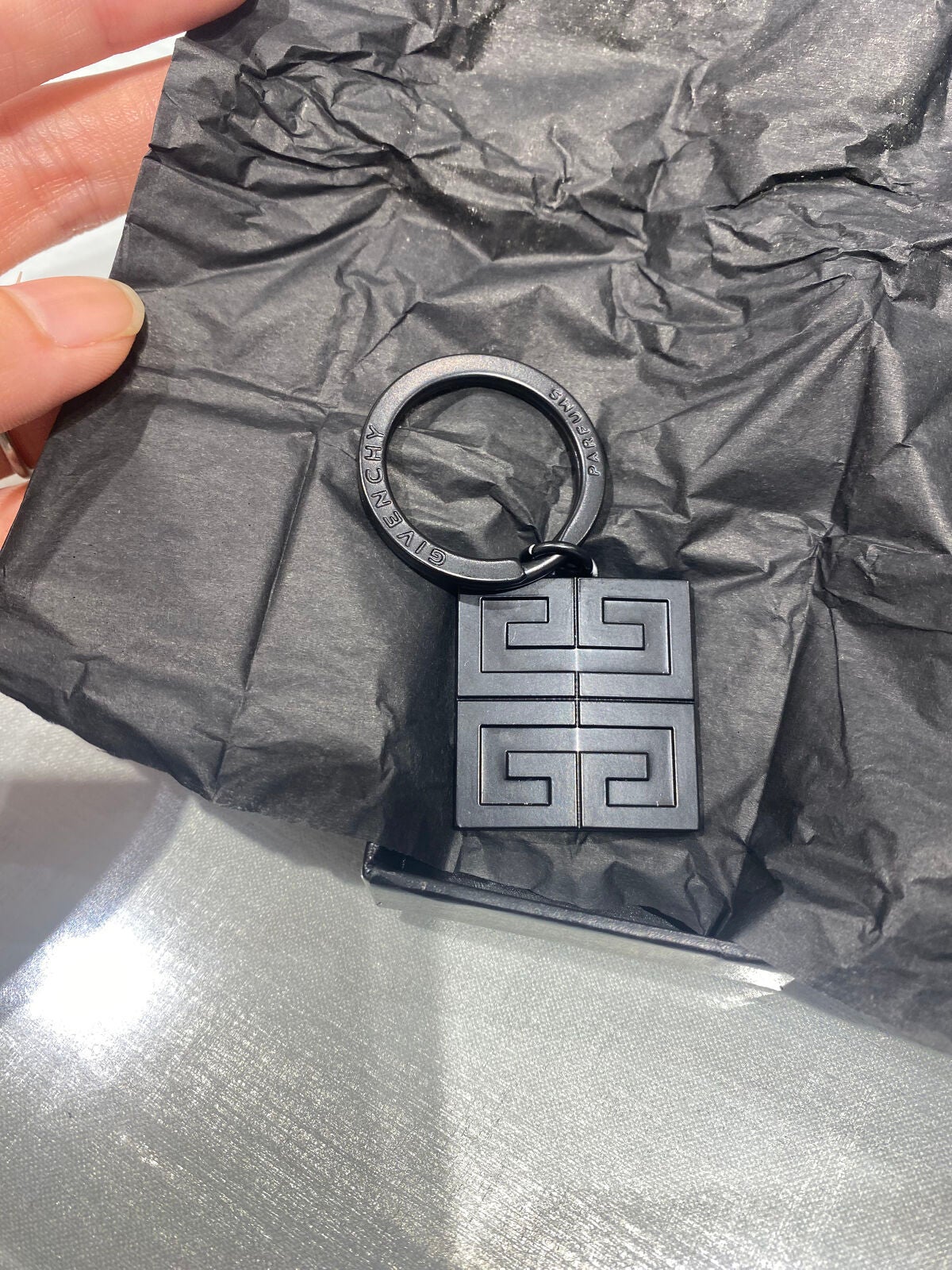 ぷぅぴぃ《紫コス部💜💗》 on LIPS 「GIVENCHY様からノベルティをいただきました-̗̀🎁̖́-..」(2枚目)