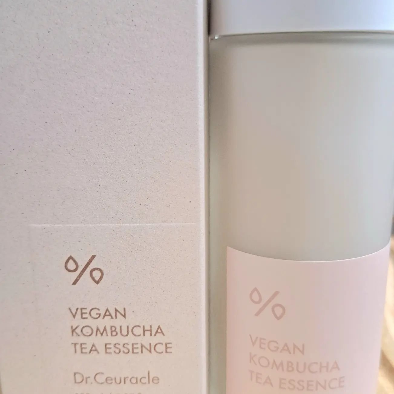 ヴィーガンコンブチャ ティー エッセンス/Dr.Ceuracle/オールインワン化粧品を使ったクチコミ（2枚目）