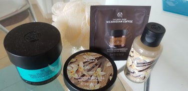 THE BODY SHOP ボディバター ウォームバニラのクチコミ「バニラ
もともと甘い香りを身にまとうのは嫌でしたが、ローラメルシエのバニラを友達から教えてもら.....」（1枚目）