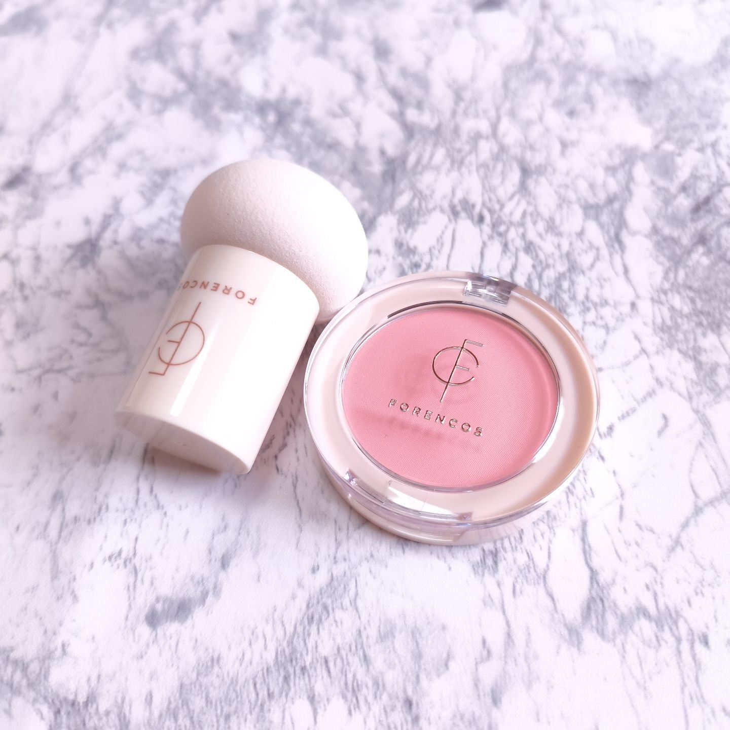 フルーアブラッシャーパフ付き/フォレンコス/パウダーチークを使ったクチコミ（1枚目）