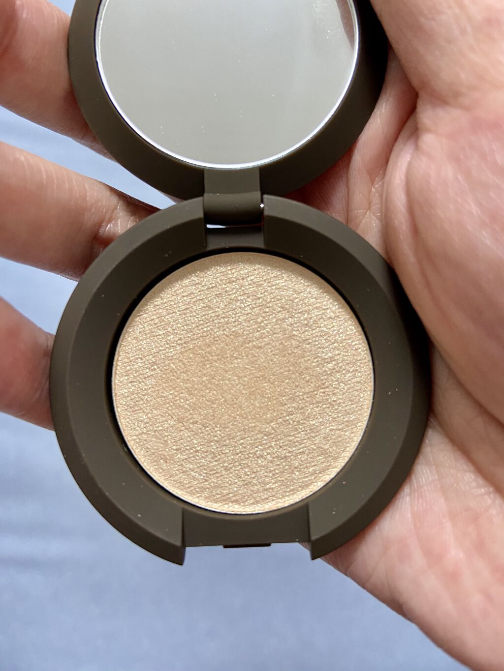 シマリング スキン パーフェクター/BECCA/化粧下地を使ったクチコミ（2枚目）