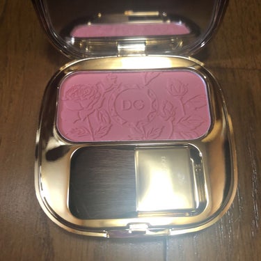 ブラッシュオブローズ ルミナスチークカラー 200/DOLCE&GABBANA BEAUTY/パウダーチークを使ったクチコミ（2枚目）