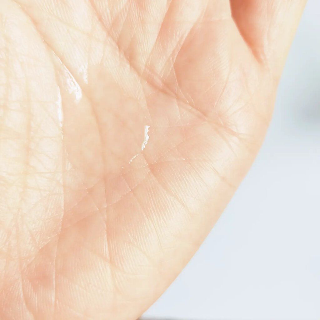 スタイリングオイル<タイト＆ウェット>/COHARU/ヘアオイルを使ったクチコミ（3枚目）