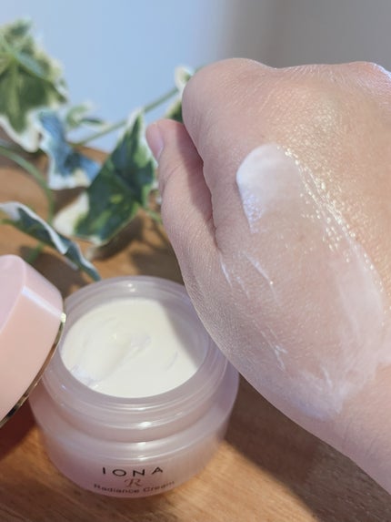 イオナR ラディアンス クリーム/イオナR (イオナアール)/フェイスクリームを使ったクチコミ(4枚目)