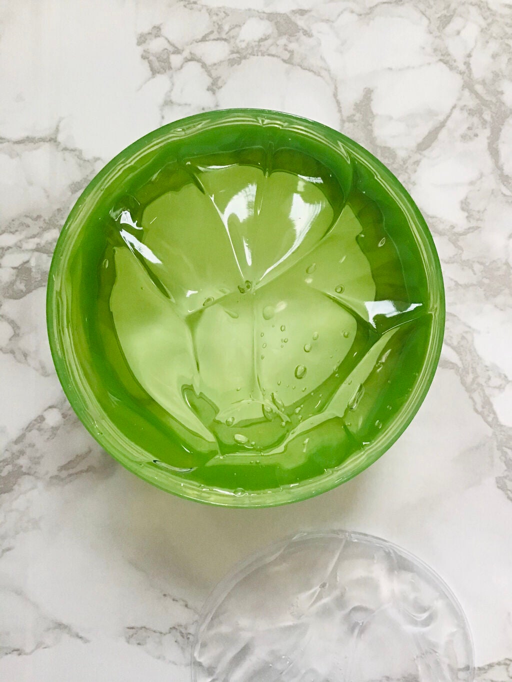 マイルド&モイスチャーアロエジェル/ネイチャーリパブリック/ボディローションを使ったクチコミ(8枚目)