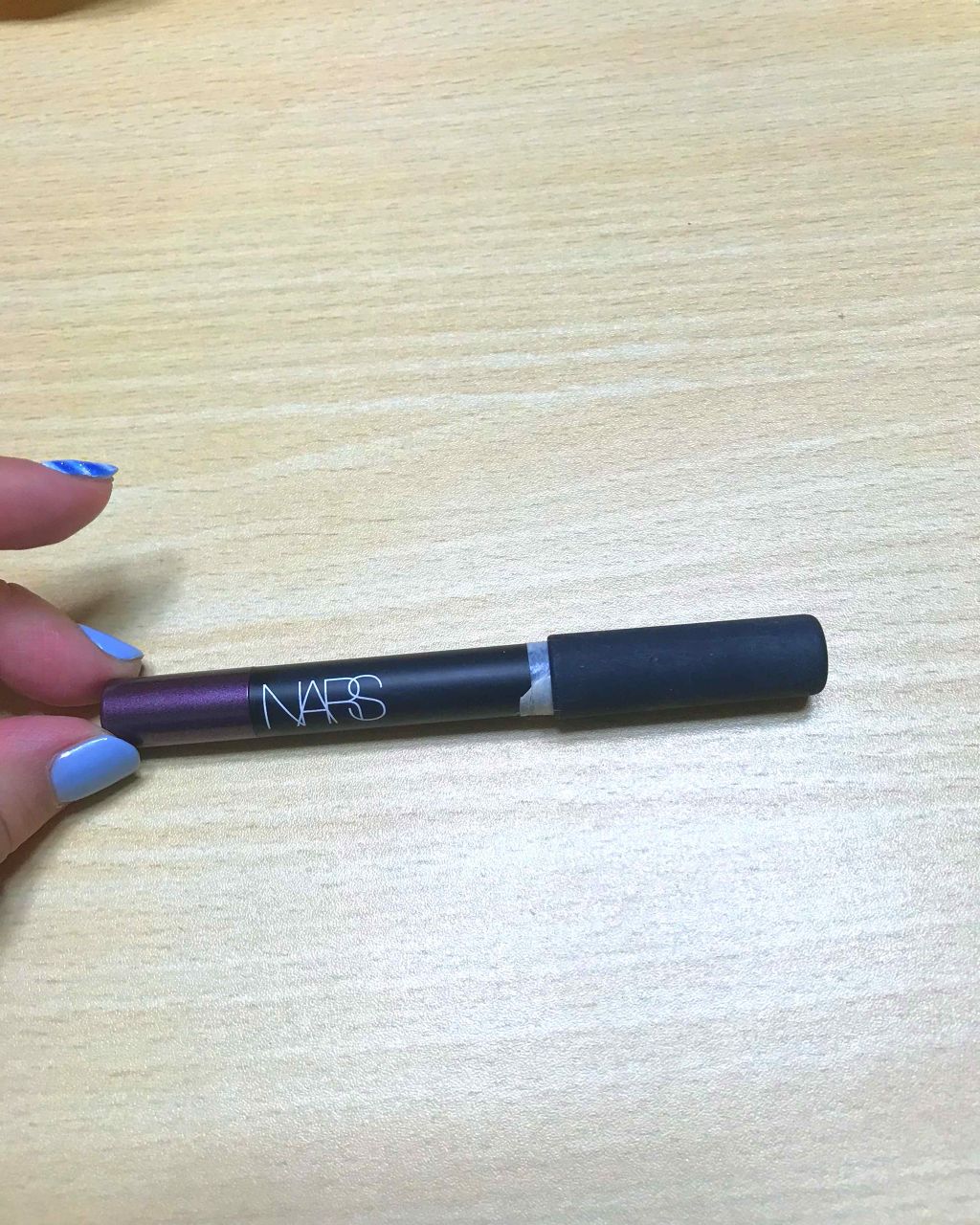 NARS ソフトタッチシャドーペンシルのクチコミ「カラー不明 紫系

いい点
鈴木えみさんが使ってた(笑)
するするかける

悪い点
キャップが.....」（1枚目）