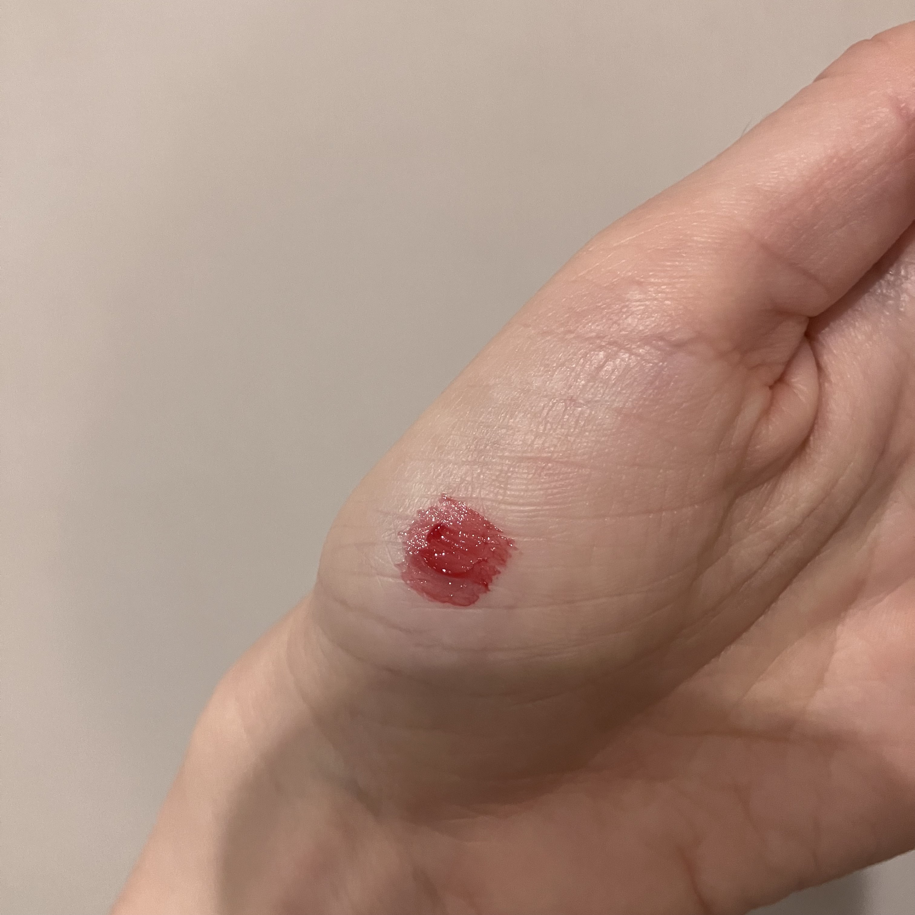 グロウ フィクシングティント/ETUDE/リップティントを使ったクチコミ（2枚目）