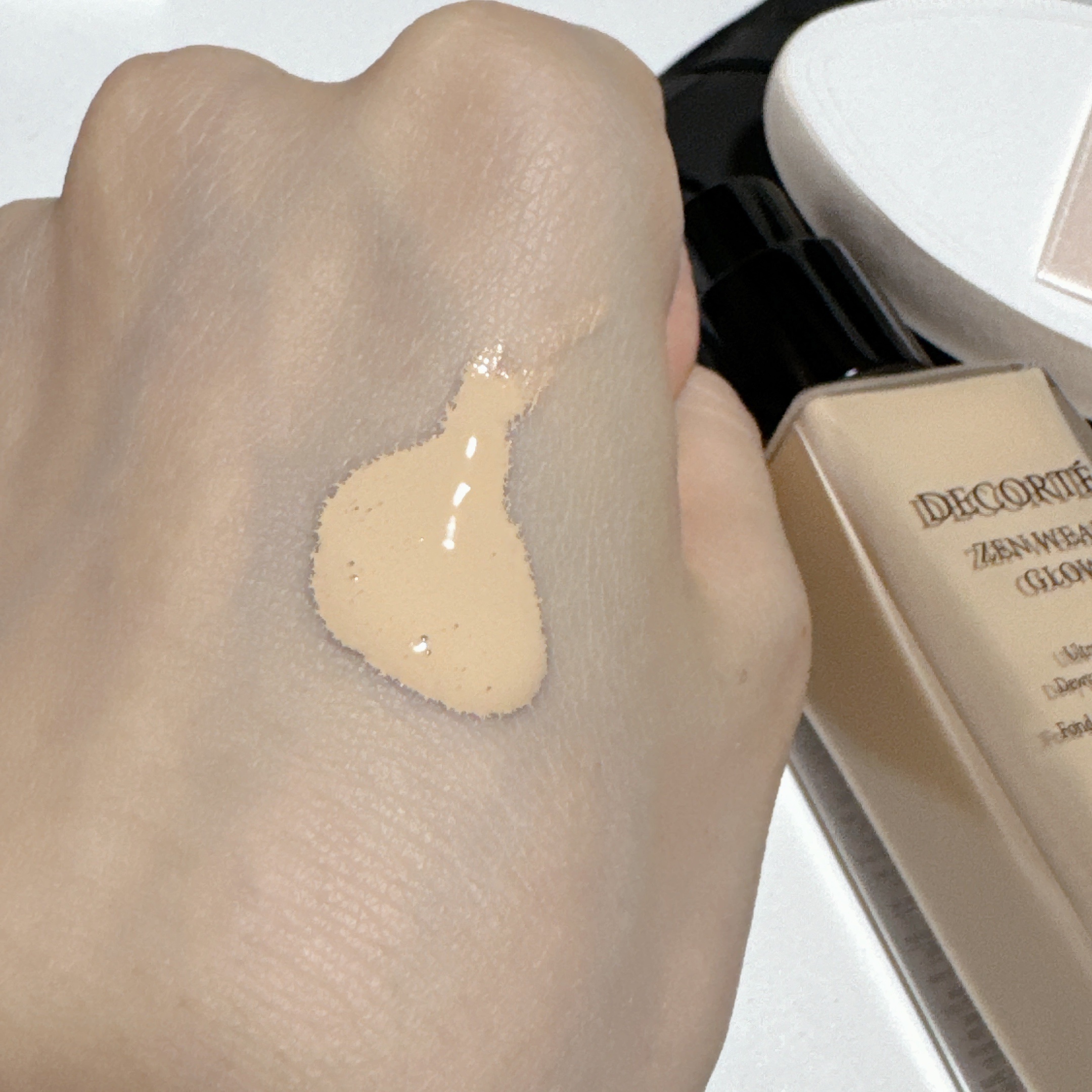 ゼン ウェア グロウ/DECORTÉ/リキッドファンデーションを使ったクチコミ（3枚目）