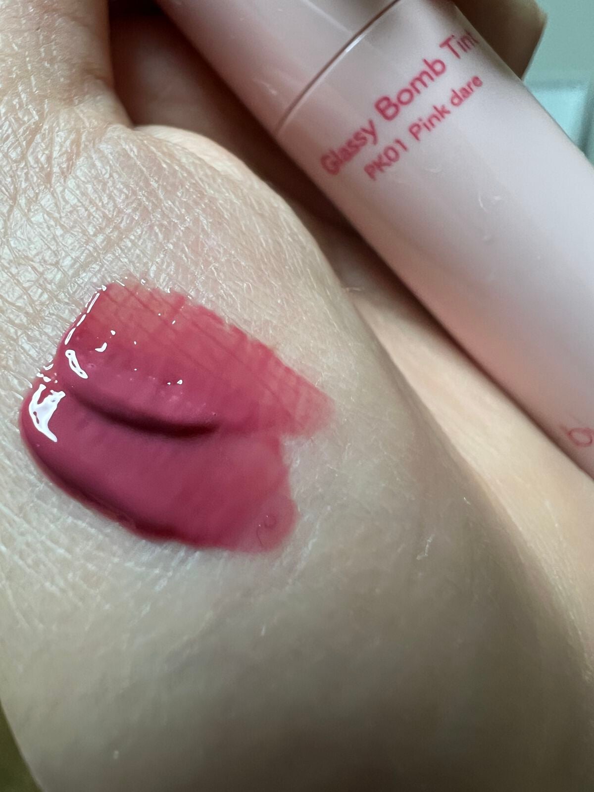 アンドバイロムアンド グラッシーボムティント/&nd by rom&nd/リップティントを使ったクチコミ(1枚目)