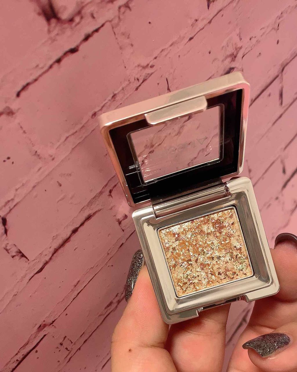 グリッタープリズム シャドウ/MISSHA/グリッターを使ったクチコミ（1枚目）