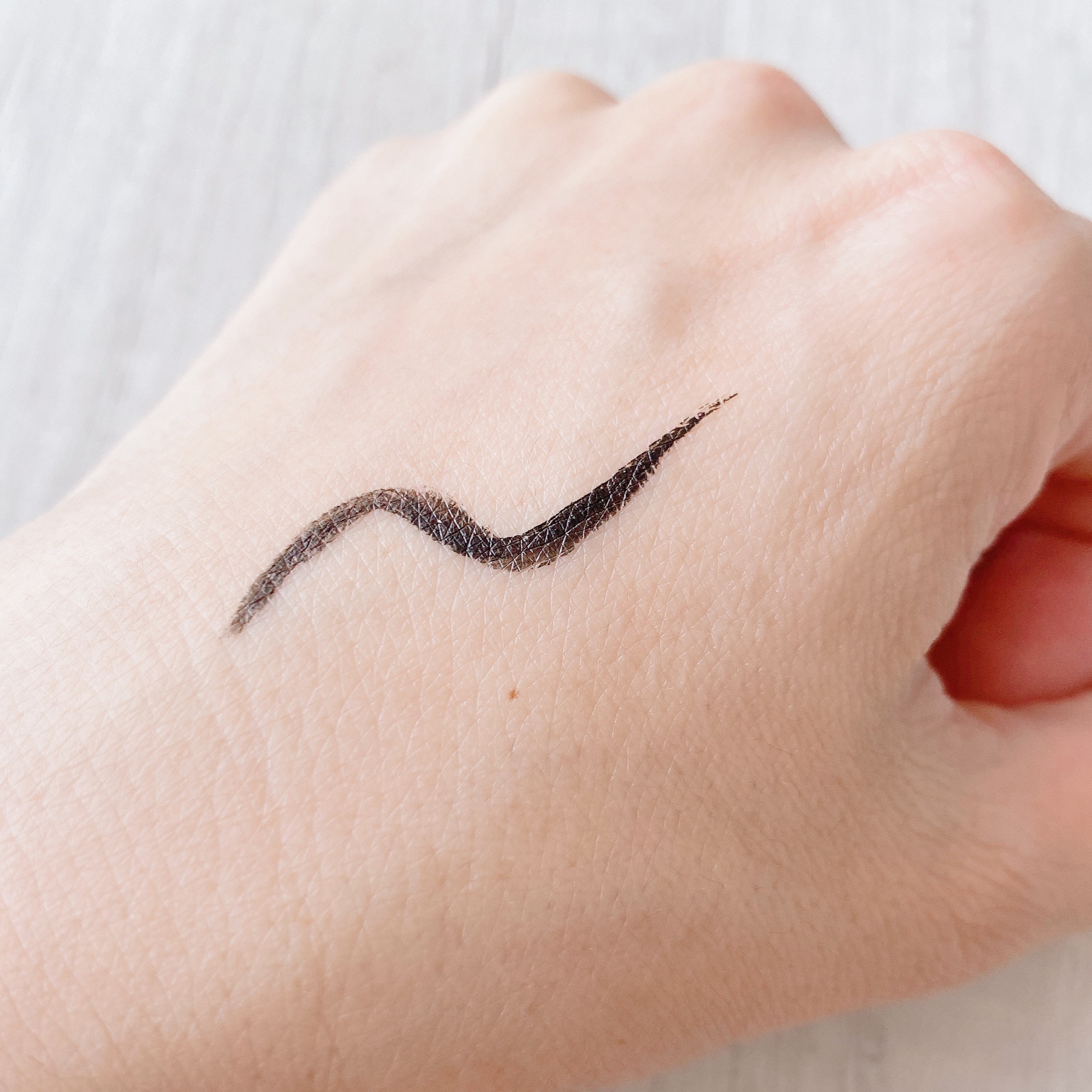 スーパーシャープライナーEX4.0 BK-1 漆黒ブラック/KATE/リキッドアイライナーを使ったクチコミ（2枚目）