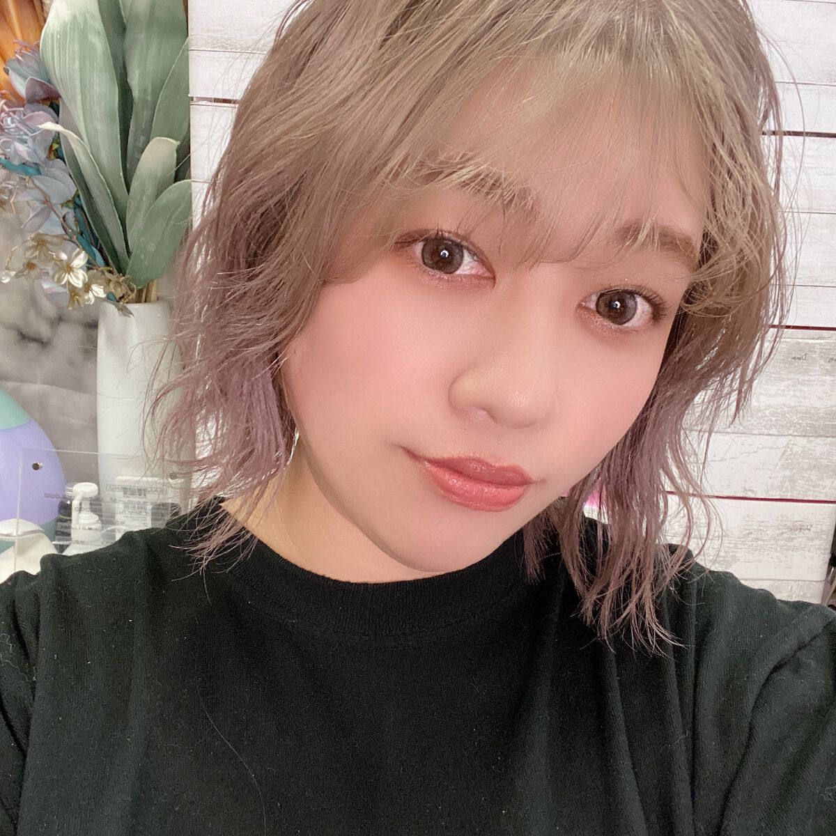 MISAKI on LIPS 「今回のヘアカラーは、ホワイトグレージュ!暖かくなってきたから明..」(4枚目)