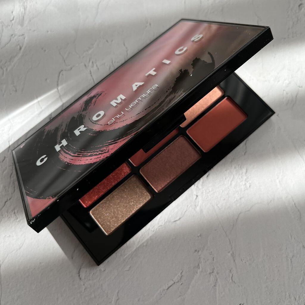 shu uemura クロマティックス - アズキ フラッシュのクチコミ「
shu uemuraのハッピーバックに入ってたアイシャドウ。


shu uemura　クロ.....」（1枚目）