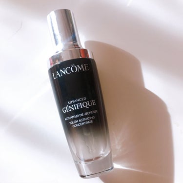 ＼活力のある肌に！美肌菌のチカラ💪／

LANCOME ジェニフィック アドバンスト N

毎日洗顔後にスポイト2プッシュを手にとって、馴染ませます(*´꒳`*)
白濁したとろみのあるテクスチャーで、伸