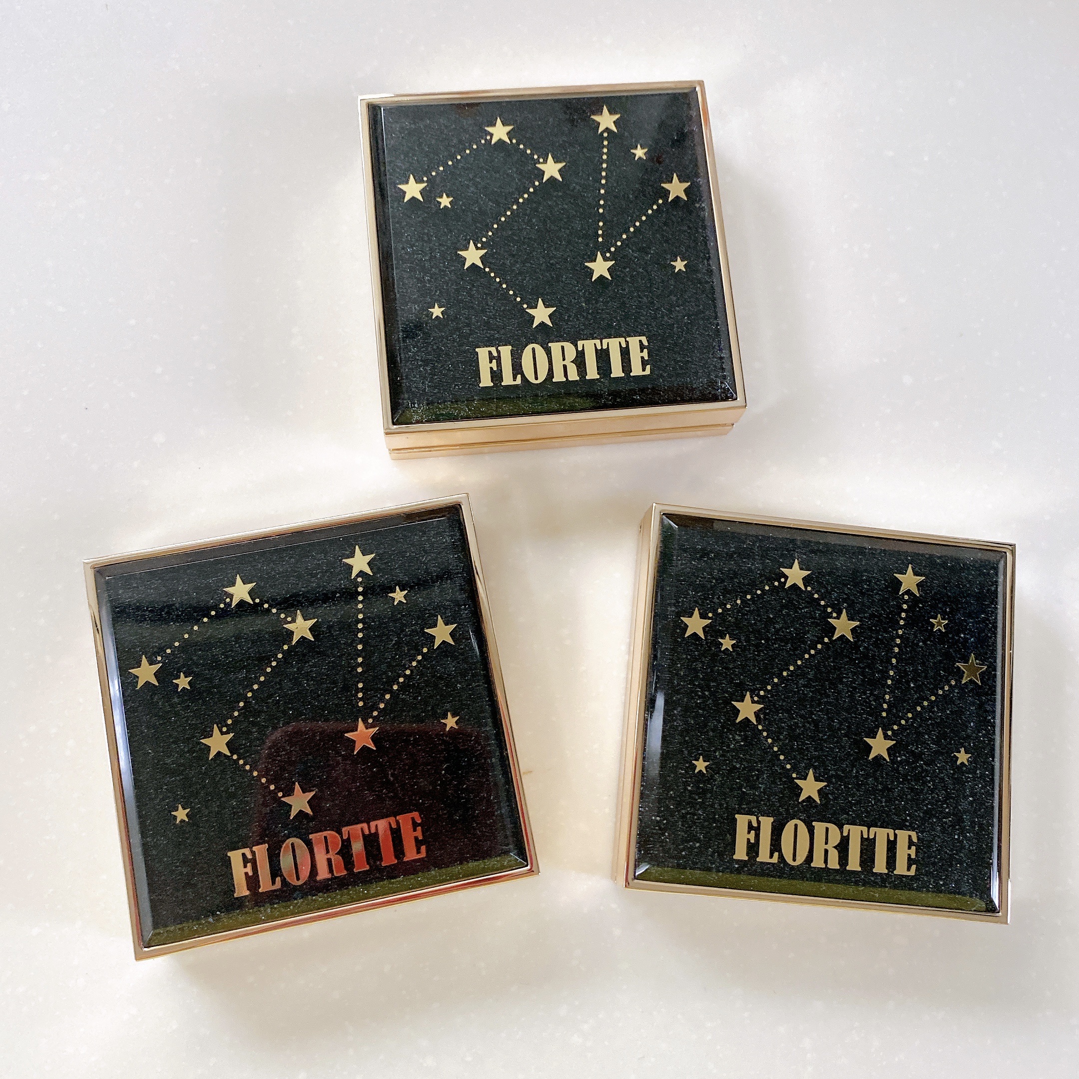 フロレット 星に願いシリーズ ブラッシュコンパクト/FLORTTE/単色アイシャドウを使ったクチコミ（3枚目）