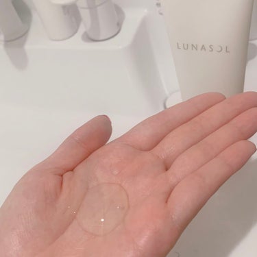 LUNASOL スムージングジェルウォッシュのクチコミ「最近お気に入りジェル洗顔🧖‍♀️
LUNASOL (ルナソル)
スムージングジェルウォッシュ
.....」（2枚目）