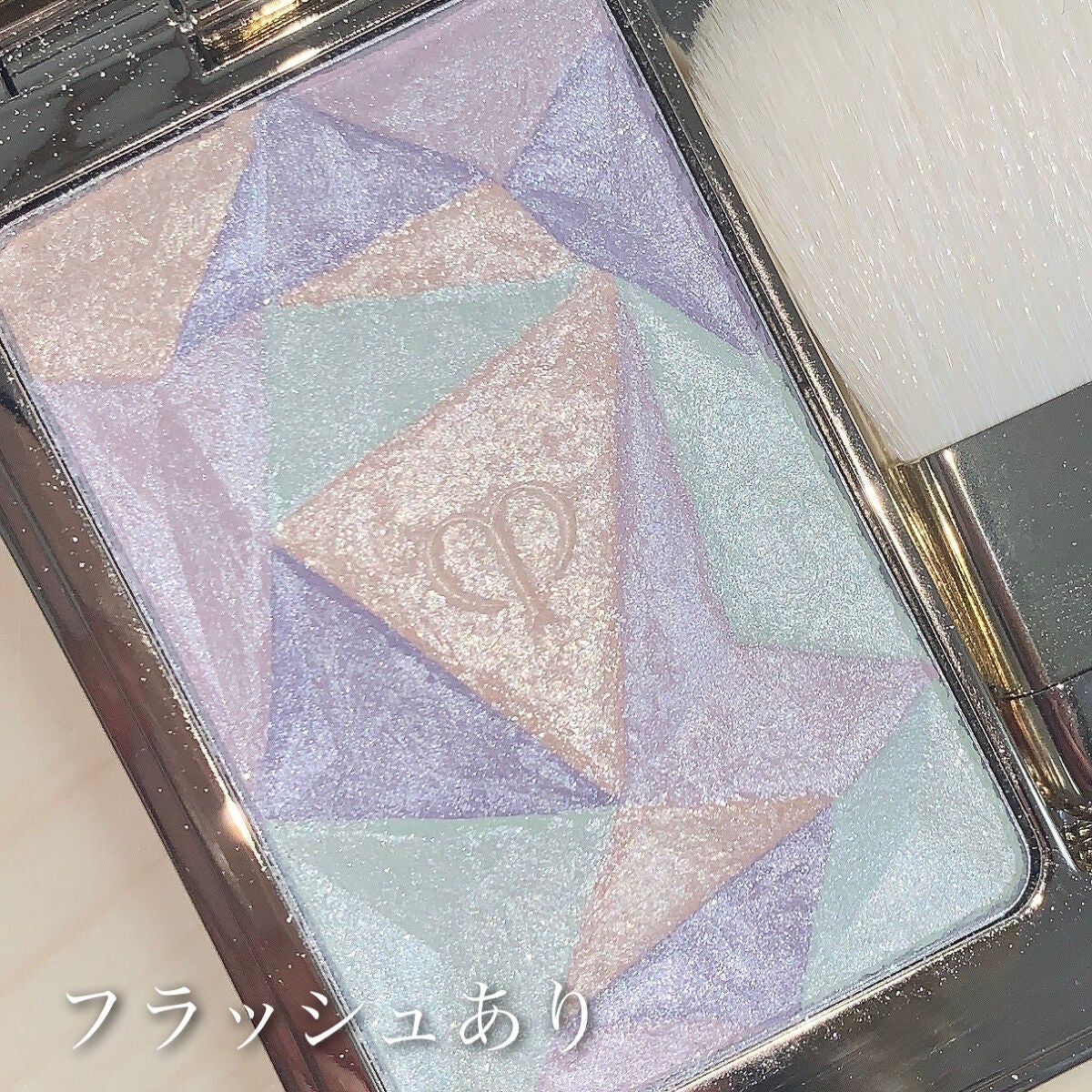 ル・レオスールデクラ /クレ・ド・ポー ボーテ/パウダーハイライトを使ったクチコミ(9枚目)