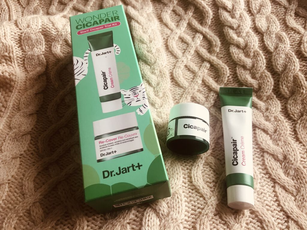 LIPSでかなり有名な
ドクタージャルト シカペア クリーム
ドクタージャルト シカペア リカバー
のお試しセットをPLAZAで購入しました😉

クリームはお風呂上がりのスキンケア後に
ニキビの赤みや痕、肌荒れの部分にピンポイントで塗って