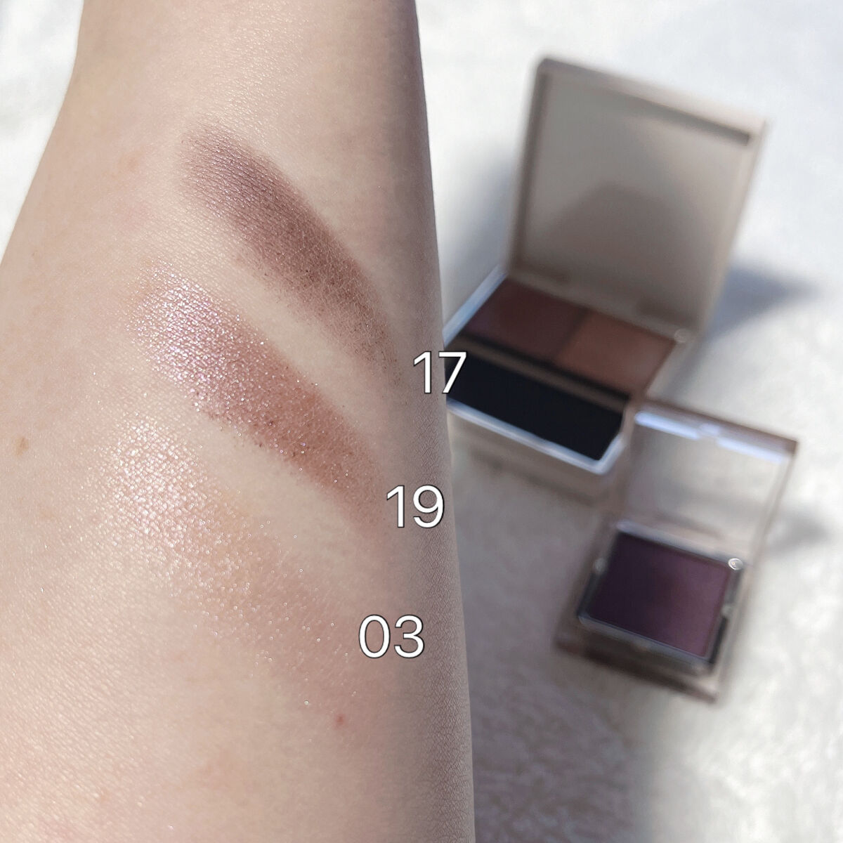 インフィニット シングル アイズ 17 インペリアル ベルベット/RMK/単色アイシャドウを使ったクチコミ（2枚目）