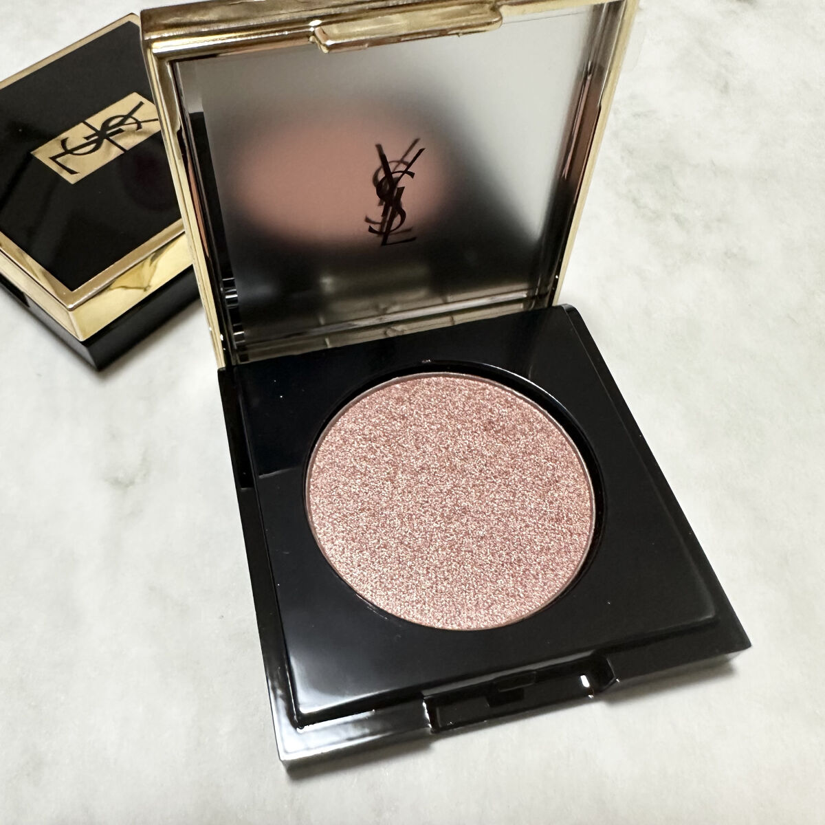 サテン クラッシュ/YVES SAINT LAURENT BEAUTE/単色アイシャドウを使ったクチコミ（1枚目）