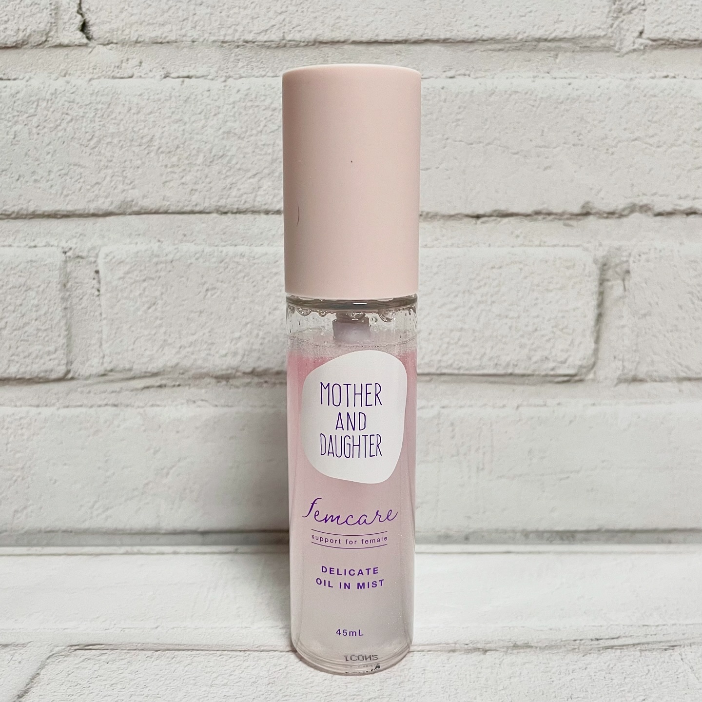 Mother&Daughter マザー＆ドーター デリケートオイルインミストのクチコミ「M&D デリケートオイルインミスト

／
乳酸菌(整肌成分)でうるおす！逆さまでも使える！
触.....」（2枚目）