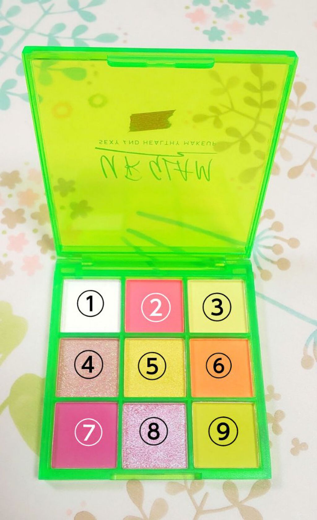 UR GLAM　BLOOMING EYE COLOR PALETTE/U R GLAM/アイシャドウパレットを使ったクチコミ（1枚目）