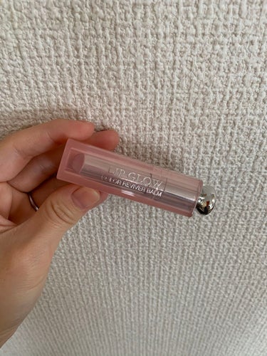 テン上げコスメ💄は
Diorのリップです

唇が荒れやすいので
モアリップ必須の人✋なのですが
このリップは塗ってもひどくならないので
愛用しております

塗ると青みピンク感が否めなくなるので
ロレアル